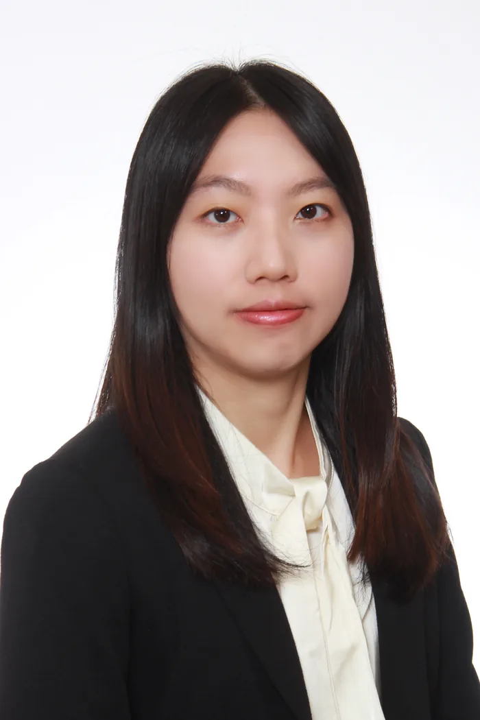 Kirsty Lee, Paralegal